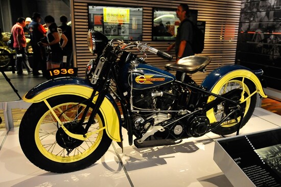 戦前から戦後まもない頃まで用いられていたリジッドフレーム採用のモデル