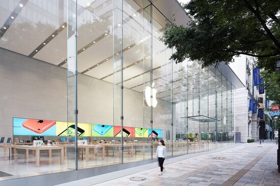 アップルストア表参道の外観。