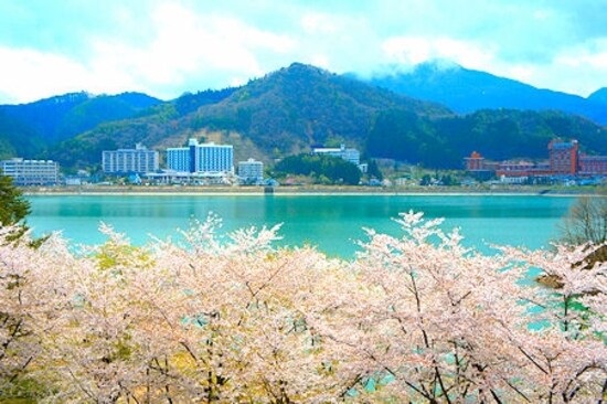 つなぎ温泉全景
