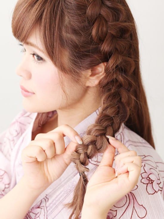 画像 5 12 ロング浴衣 ダイナミックな編み込みアレンジのやり方 浴衣ヘアアレンジ All About 画像 5 12 ロング浴衣 ダイナミックな編み込みアレンジのやり方 浴衣ヘアアレンジ All About