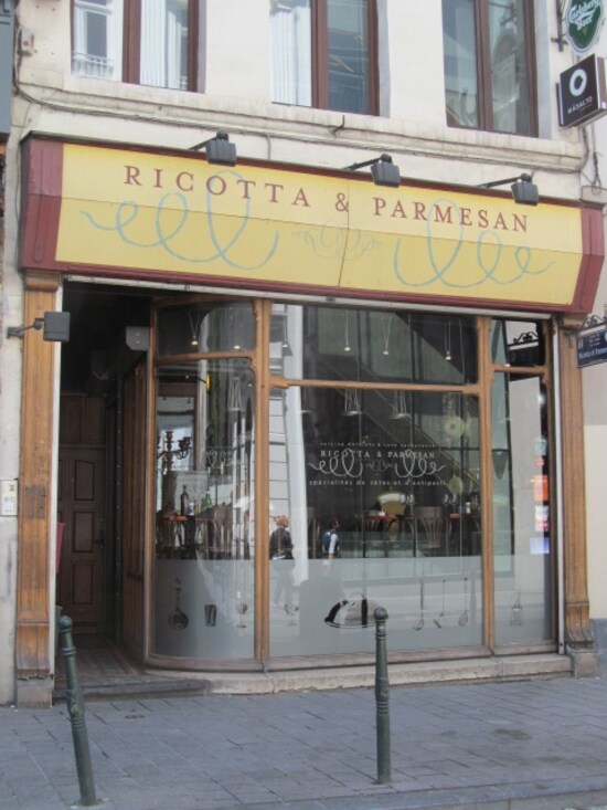 明るい店内で気持ちがいい