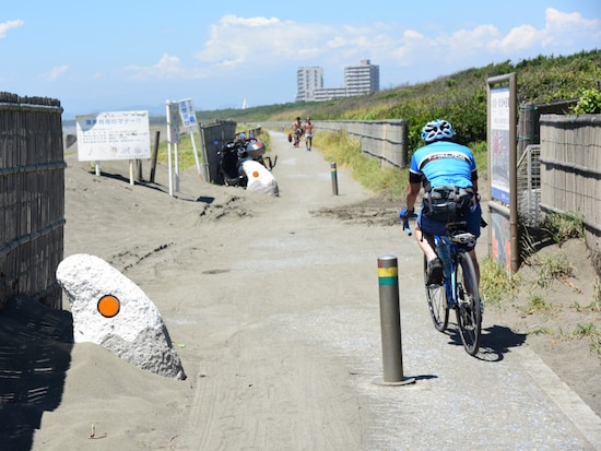 江ノ島－茅ヶ崎間の海辺のサイクリングコース