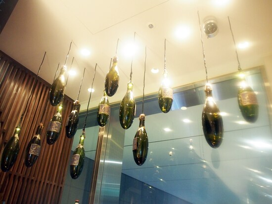 CAVAのボトルで作られたランプ