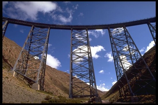 「雲の列車」へのアクセスも、サルタを拠点にするのがベスト　　写真提供：INPROTUR www.argentina.travel