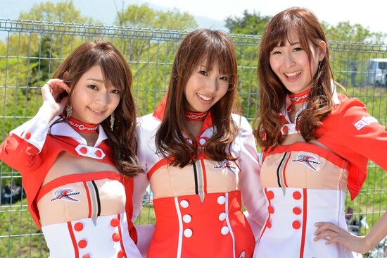 富士スピードウェイイメージガール「クレインズ」