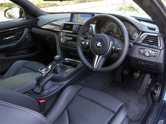 BMW M4クーペ