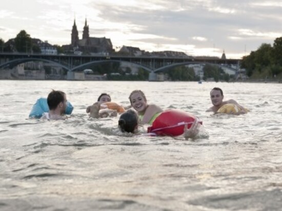 ライン川での遊泳
