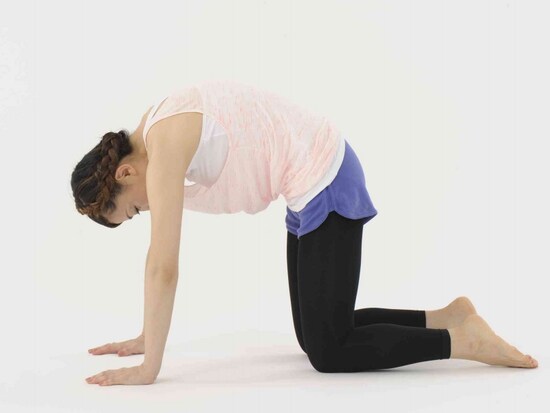 背中でキレイなアーチをつくる