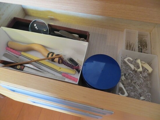 引出しの分類例「よく使うモノ」は、いちばん手の届きやすい場所に