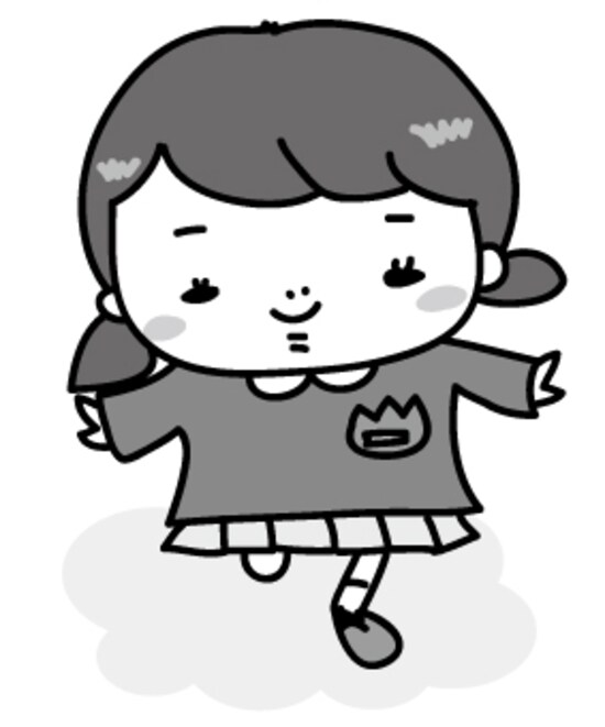 【モノクロ】雲の上ではしゃぐ女の子です。