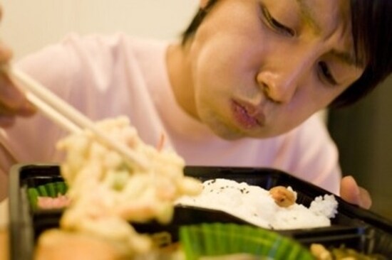 乱れた食生活は体臭や口臭の悪化につながってしまうことも