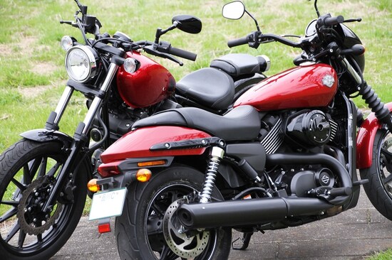 総合力ではボルトに軍配が。ストリート750はカスタム次第だが……