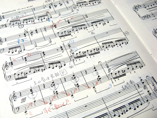 ピアノの練習・ピアノが上達する方法  楽譜の活用・楽譜の書き込みは、ミス予防に