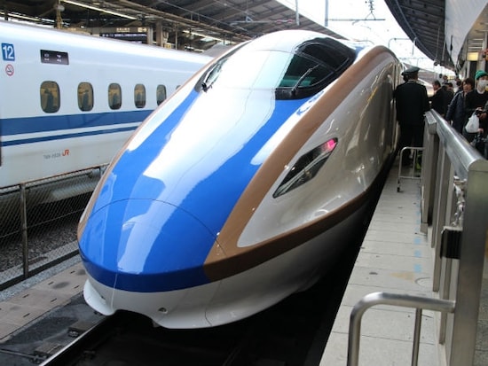 北陸新幹線W7系