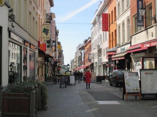 入口は見つけにくいかも（ｃ）Hiroko Shohoji