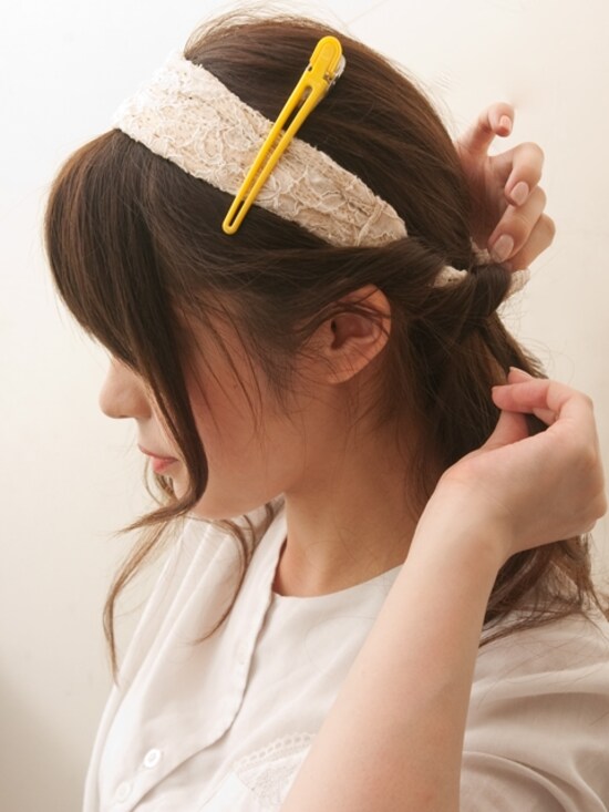 画像 23 32 大人可愛いまとめ髪 ギブソンタック ヘアバンド応用 ヘアアレンジ All About