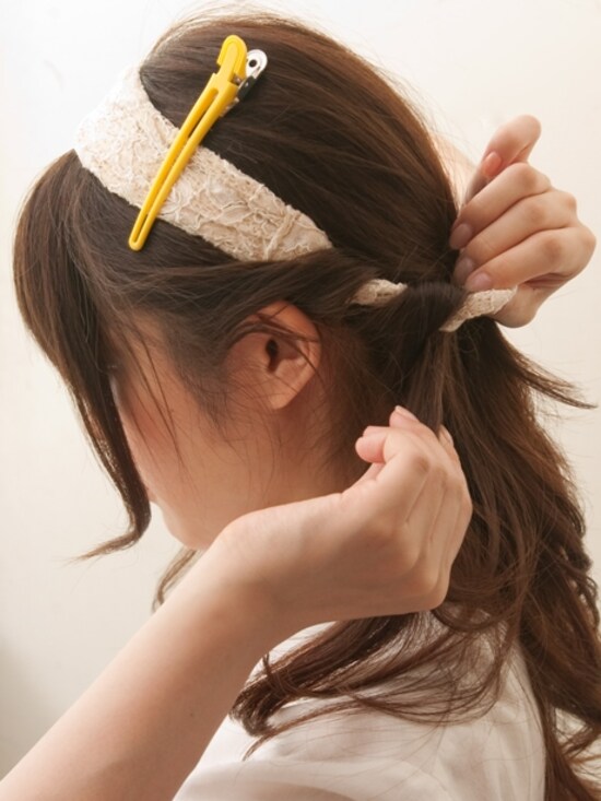 画像 24 32 大人可愛いまとめ髪 ギブソンタック ヘアバンド応用 ヘアアレンジ All About