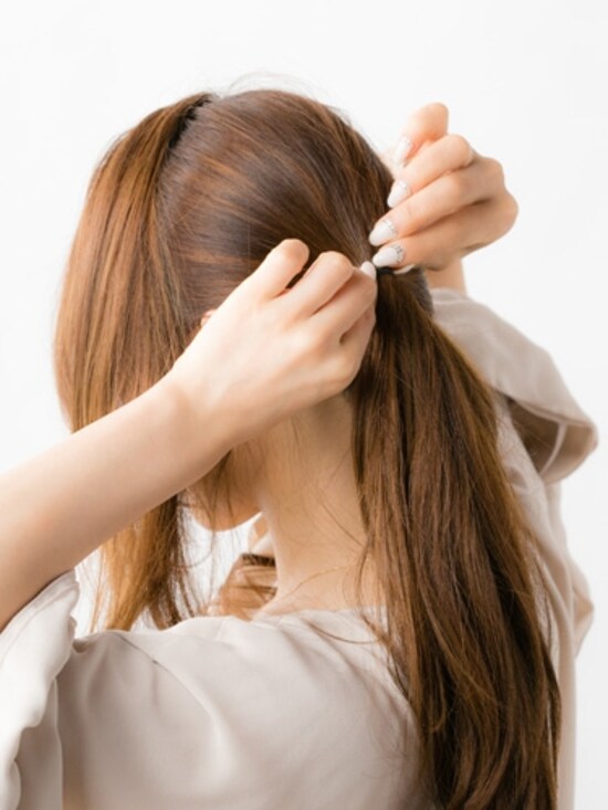 画像 4 9 一瞬で女性らしくなれる簡単サイドアレンジ ヘアアレンジ All About 画像 4 9 一瞬で女性らしくなれる簡単サイドアレンジ ヘアアレンジ All About