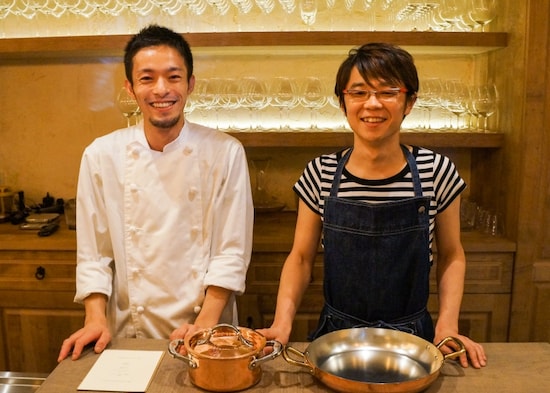 左　シェフパティシエ　内山祐介さん／右　オーナープロデューサー　来栖けいさん