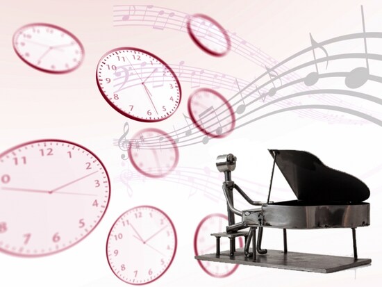 時計と音符の写真