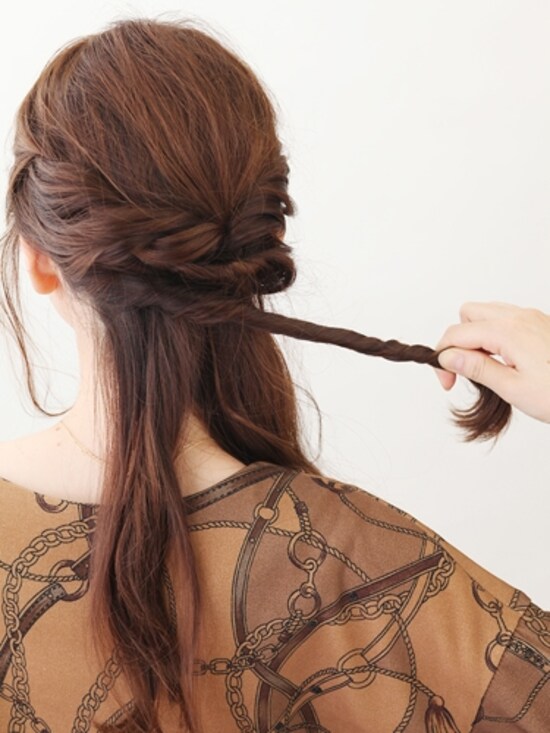 画像 9 12 ロングヘア やわらかロングが際立つサイドアップ 結婚式 パーティーヘアアレンジ All About