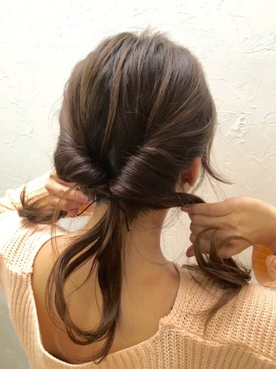 画像 7 11 やり込んだ風 毛束をしまい込むだけの超簡単まとめ髪 ヘアアレンジ All About