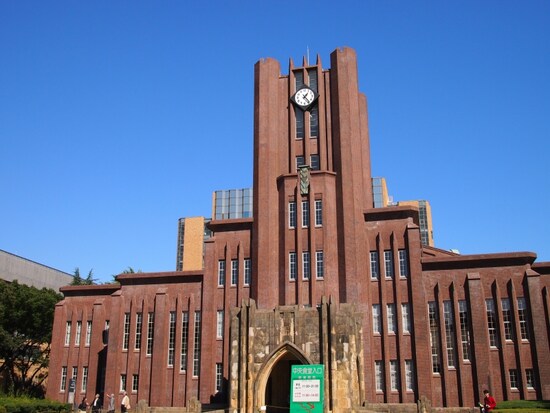 ここで記念写真を撮る人も多い