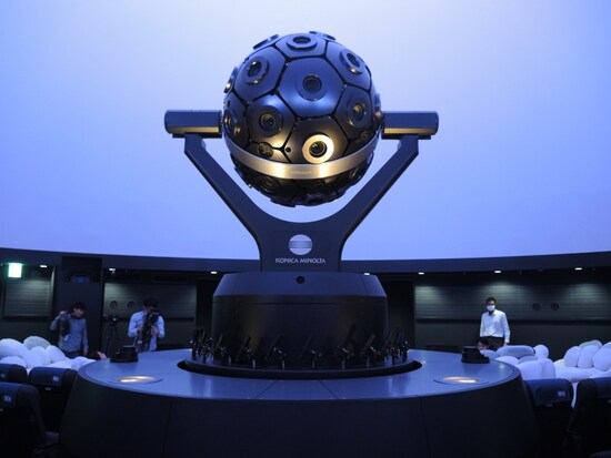 プラネタリウムと言えば、こういうマシンである。