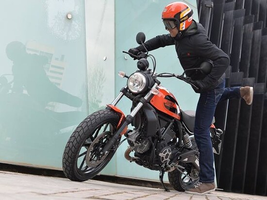 ドゥカティ スクランブラー Sixty2