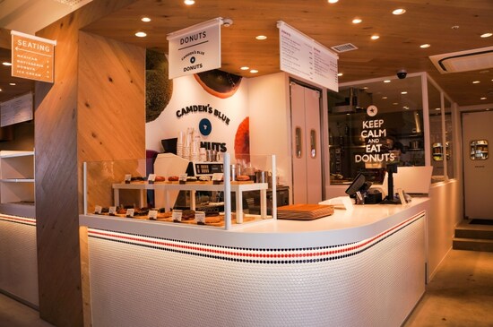 「CAMDEN'S BLUE ☆ DONUTS」（カムデンズ　ブルー☆ドーナツ）