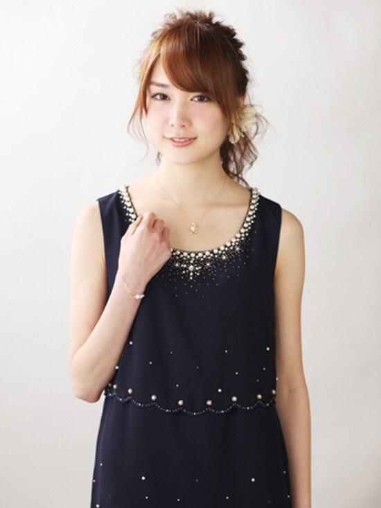 ビーズをあしらったワンピース