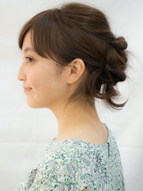 伸ばしかけヘアを可愛くのりきるミディアムアレンジ