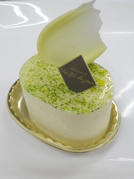 「パティスリー オー フィル ドゥ ジュール」の「サンタンヌ」（税別480円）
