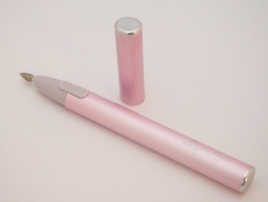 本体カバーの内側にアタッチメントが収納されている