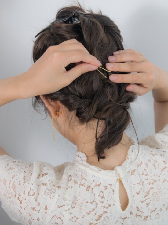 折りたたんでピンで留める