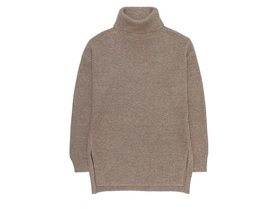 オーバーサイズタートルネックチュニック2990円（税抜）