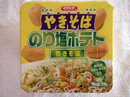 ペヤングのり塩ポテトやきそば