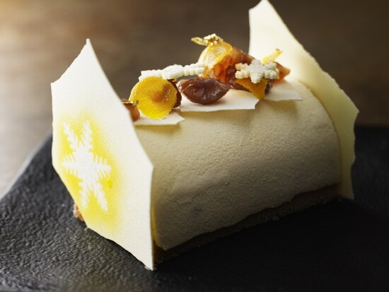 オリジナル クリスマスケーキ　12cm (3-4 名さま) / 5,500 円、 15cm (5-8 名さま)/ 7,500 円（税込）