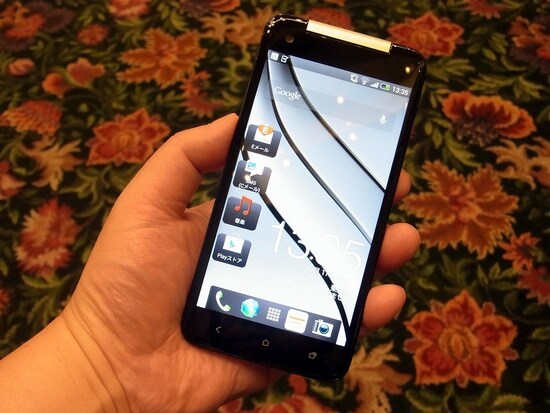 auフラッグシップモデルHTC J butterfly HTL21 