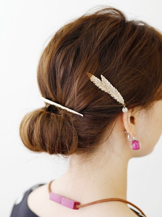 画像 8 12 伸ばしかけミディアムに キュートなシニヨンの作り方 結婚式 パーティーヘアアレンジ All About