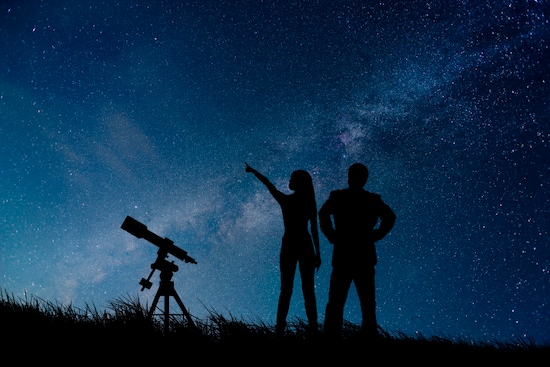 以前の記事で「会話がなくても平気」と書きましたが、「宇宙に取り残されても、この人となら平気かも」と思えるほどの深い、そして安定した感情を抱くでしょう