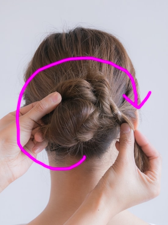 画像 11 19 雨の日は巻かないヘアアレンジで乗り切る アイロン不要のまとめ髪 ヘアアレンジ All About