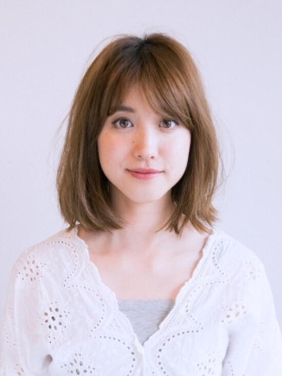 毛先がパサついてまとまりがなくハネやすい