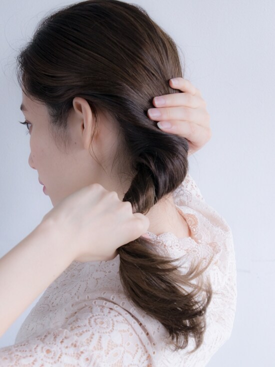 画像 7 26 夜会巻きのやり方は コームを使った簡単ヘアアレンジ ヘアアレンジ All About