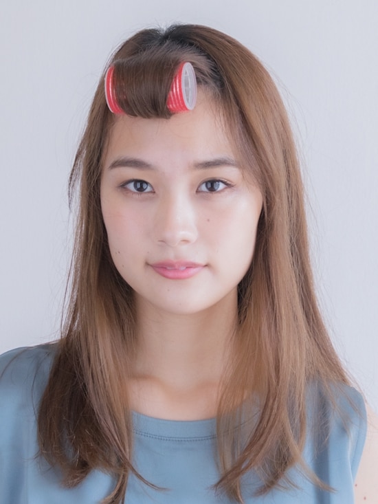 画像 24 25 マジックカーラーで前髪を巻く方法 簡単かわいい使い方 ヘアセット ブロー All About 画像 24 25 マジックカーラーで前髪を巻く方法 簡単かわいい使い方 ヘアセット ブロー All About