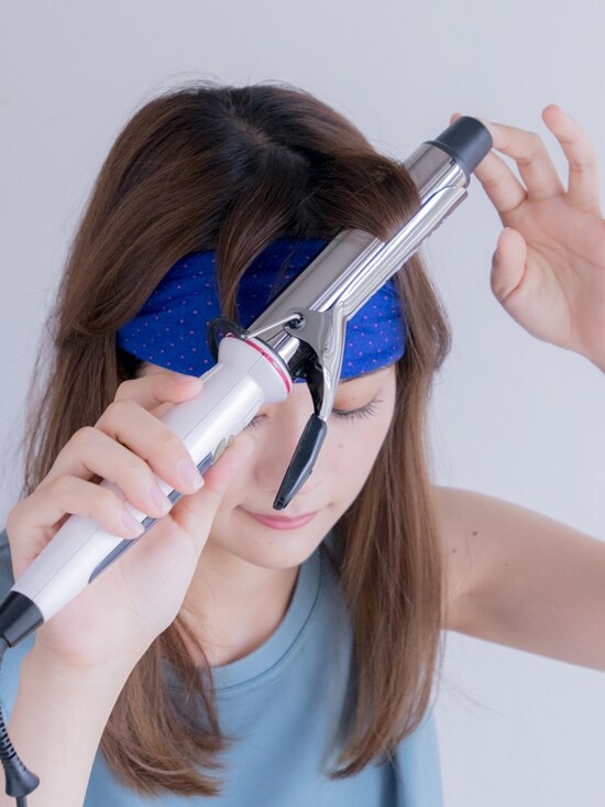 画像 5 23 コテを使った前髪の巻き方は 失敗しない方法とコツ ヘアセット ブロー All About 画像 5 23 コテを使った前髪の巻き方は 失敗しない方法とコツ ヘアセット ブロー All About
