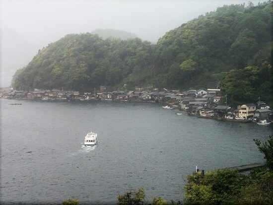 伊根の舟屋（9）／道の駅 舟屋の里伊根から望む