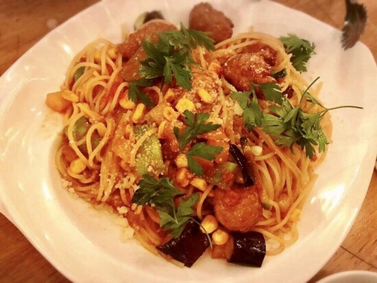 料理家バル アリーズのパスタ肉団子と岡山野菜のパスタ