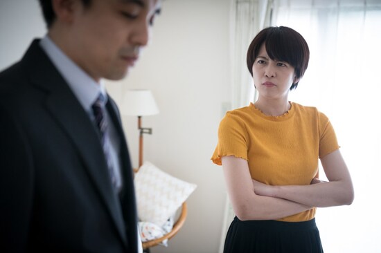 妻からのプレッシャービームを浴び続けると、夫は自信をなくし、プライドもズタズタに……