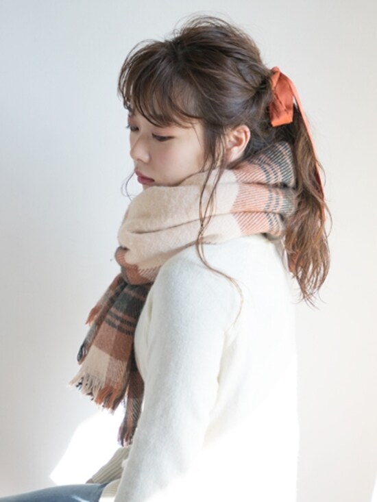 画像 3 22 冬マフラーに似合う 簡単で崩れにくいヘアアレンジ ヘアアレンジ All About